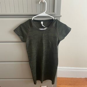 Lululemon top